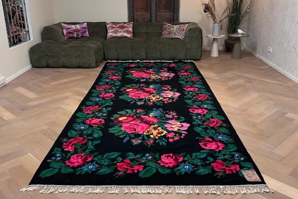 SALE Rozenkelim 12503 411cm x 175cm (Dit kleed is niet gereinigd en heeft slijtage plekken)