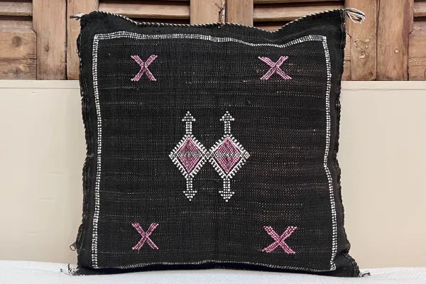 Sabra Kussen uit Marokko donkerbruin 45cm x 45cm incl vulling nr.94080