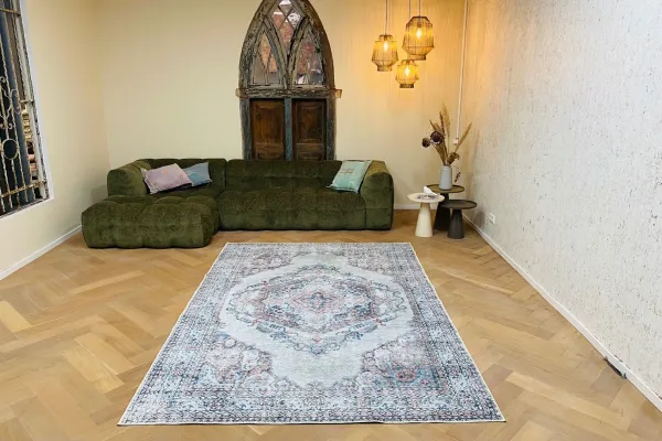 Rozenkelim vloerkleed, 230 x 160  showroom model (losse draadjes)